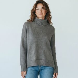 Versona Generation k Sweater Mock Neck Charcoal Grey Ribbed Neck and Hem Large